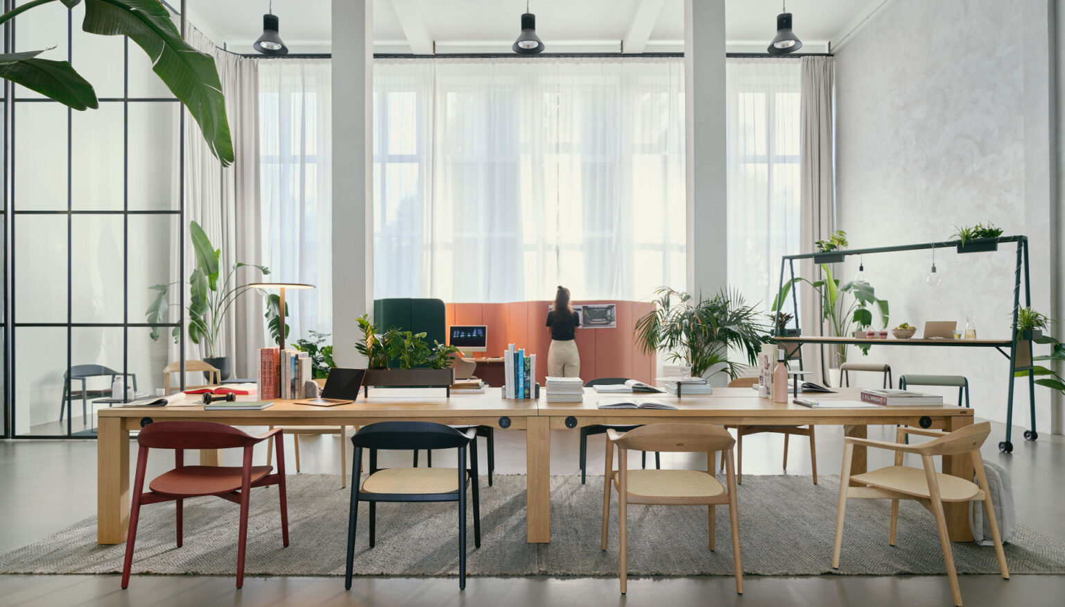 Valorisez vos espaces avec la location de mobilier